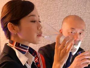 Video miễn phí về cảnh đàn ông và phụ nữ ra vào mà không bị kiểm duyệt