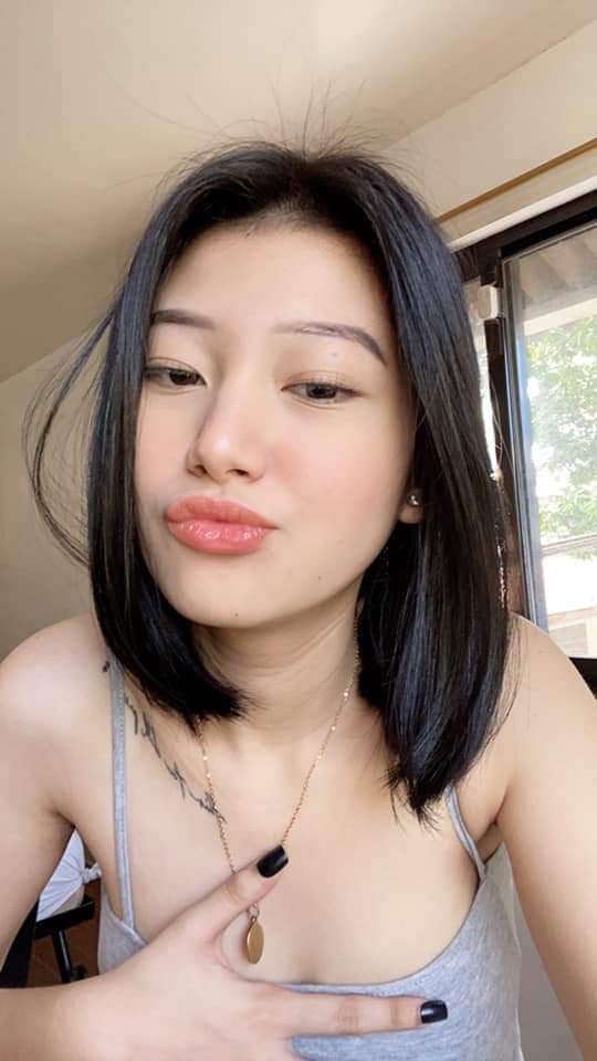 Em nhân viên bị quản lý bắt làm người mẫu cho công ty đồ lót cuốn hút và cái kết